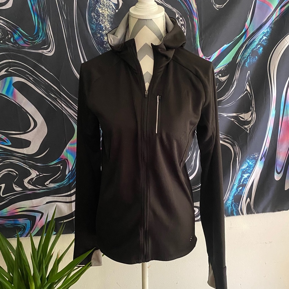 ⚜️H & M Sport Jacket Size Small⚜️